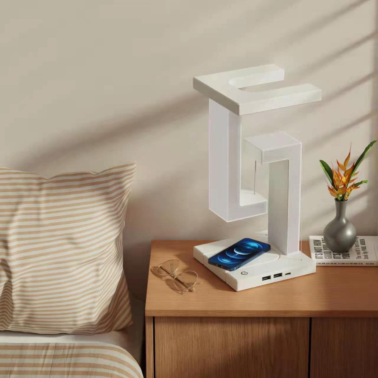 Creative Smartphone Suspension Table Lamp